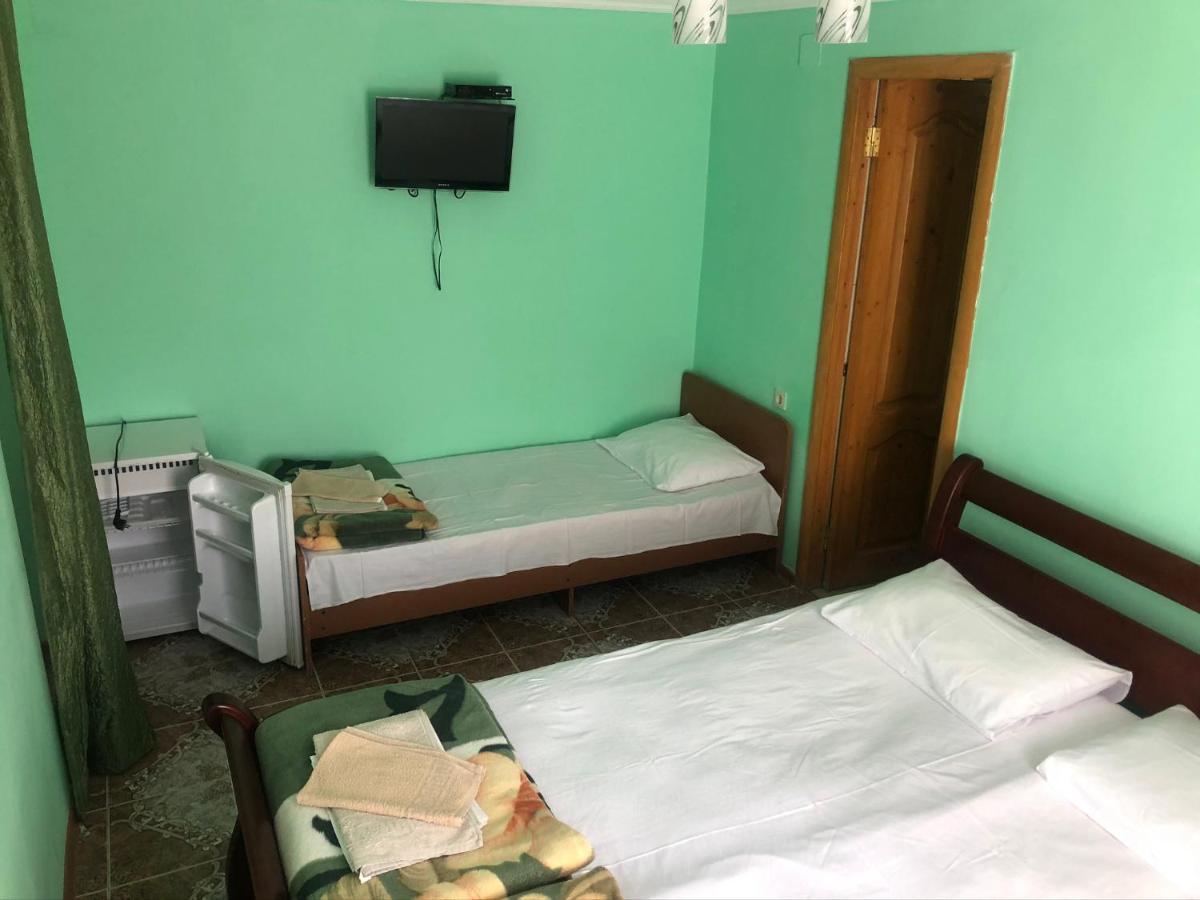 Гостевой Дом Анаит Hotel Пицунда Екстериор снимка