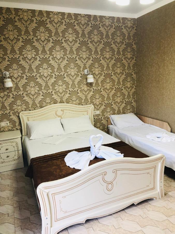 Гостевой Дом Анаит Hotel Пицунда Екстериор снимка
