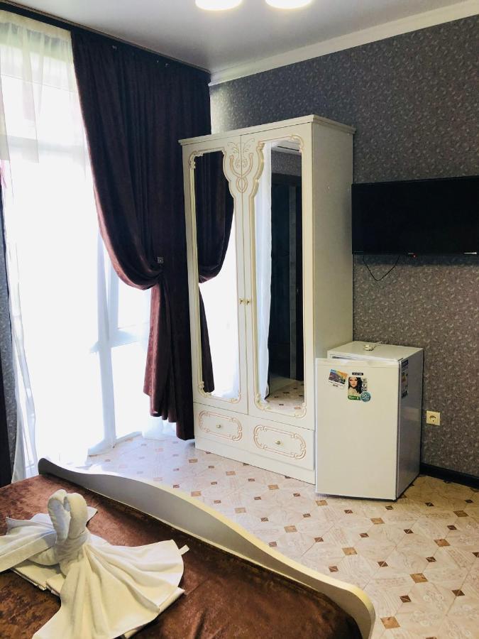 Гостевой Дом Анаит Hotel Пицунда Екстериор снимка