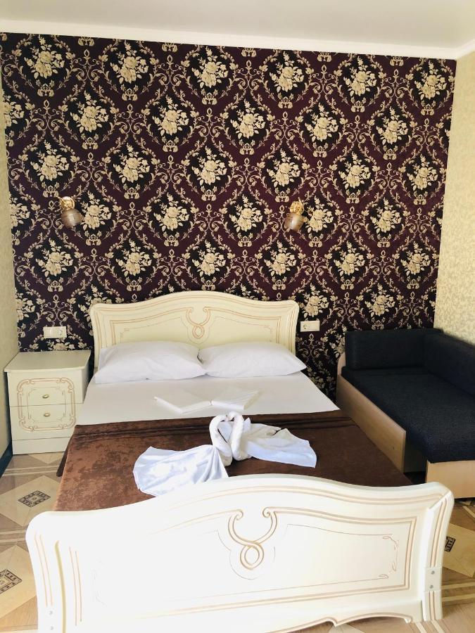 Гостевой Дом Анаит Hotel Пицунда Екстериор снимка